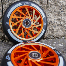 Lade das Bild in den Galerie-Viewer, Kiran Reese Signature Wheels 110mm - Orange