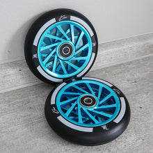 Lade das Bild in den Galerie-Viewer, Kiran Reese Signature Wheels 110mm - Blau
